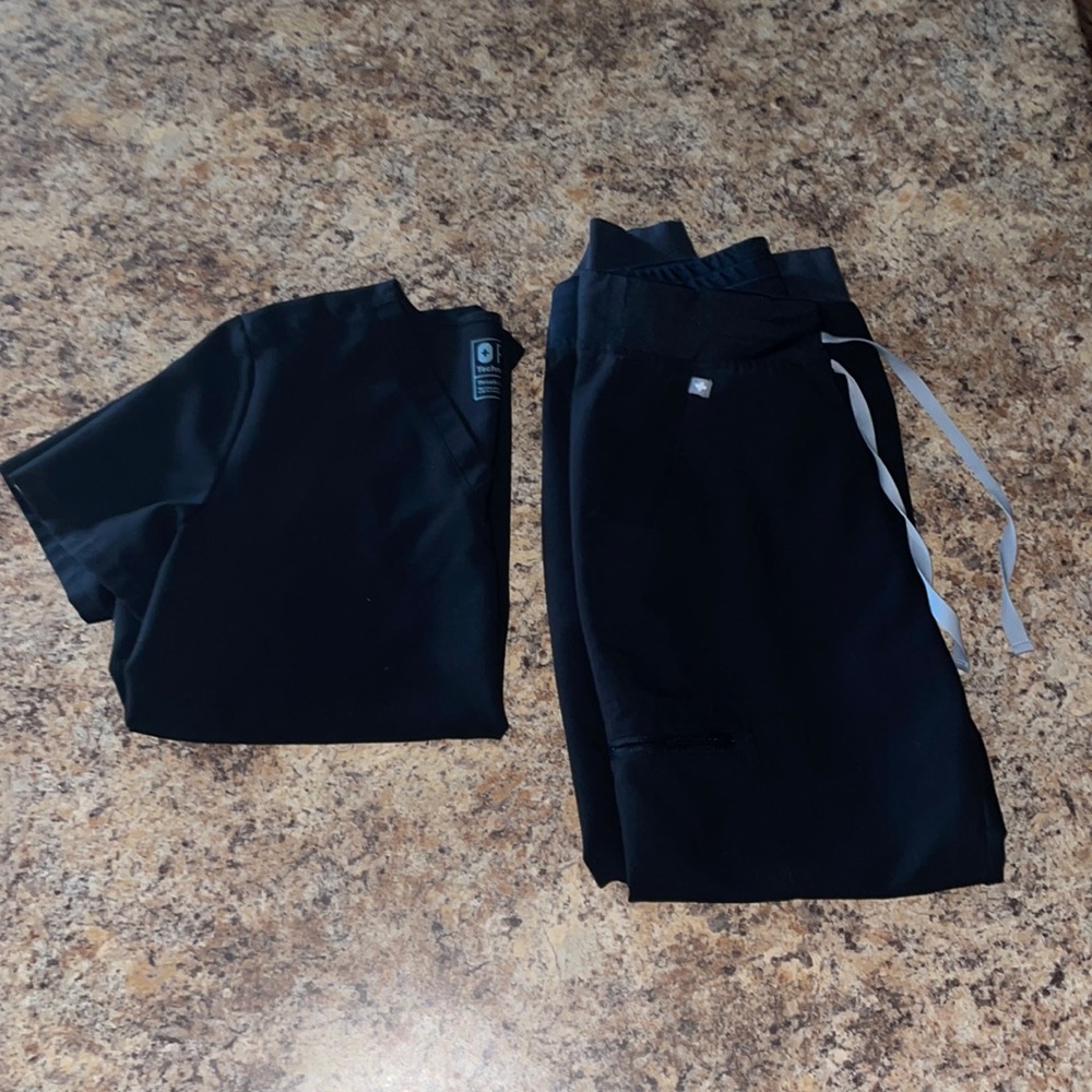 Figs black scrub top & pants